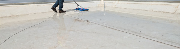 ASTM D7877 test - electronic leak detection system on a roof